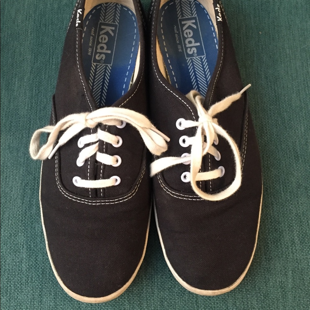 Ked champion black canvas size 8